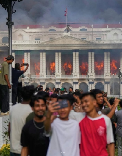 Selfie no palacio: as revoltas da Geração Z